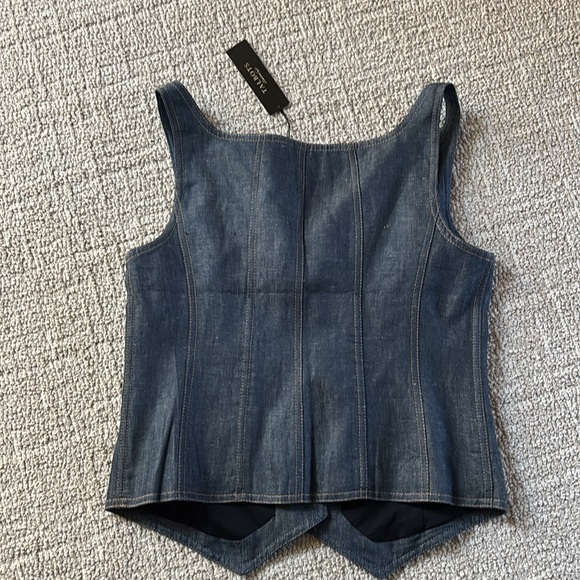 Vest - Picture 2 of 9
